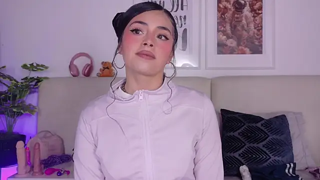 SaritaBratz online show from February 2026 09:58:01 PM