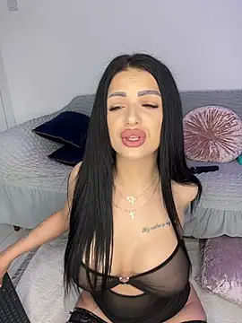 Snapshot of IrisRossie chatting on April 2026 05:22:01 AM IrisRossie online show from April 2026 05:22:01 AM