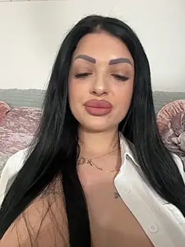 Snapshot of IrisRossie chatting on May 2026 05:38:01 AM IrisRossie online show from May 2026 05:38:01 AM