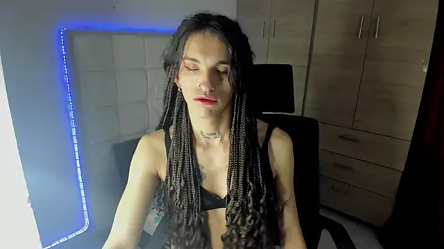 Maite Wings online show from March 2025 01:27:02 PM