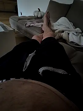 waldik083 online show from November 2025 07:06:02 AM