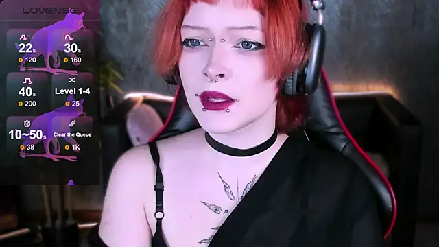 NicoleFlloret online show from September 2025 01:32:01 PM