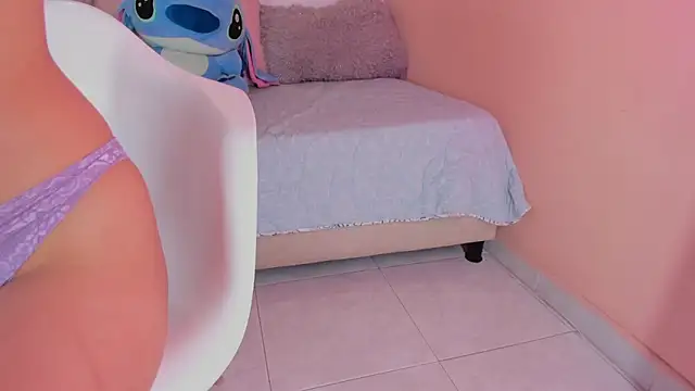 Snapshot of Olivia_pretty_ chatting on March 2025 12:41:02 PM Olivia pretty online show from March 2025 12:41:02 PM