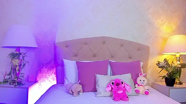 Mia Montess online show from March 2026 12:22:01 PM