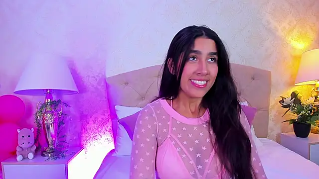 Mia Montess online show from April 2026 05:18:01 PM