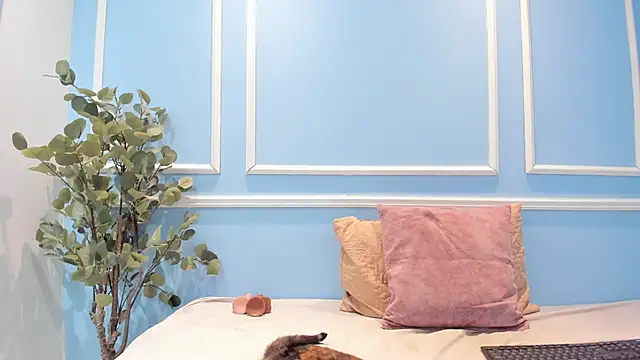 Lucy Canel online show from October 2025 07:25:02 PM