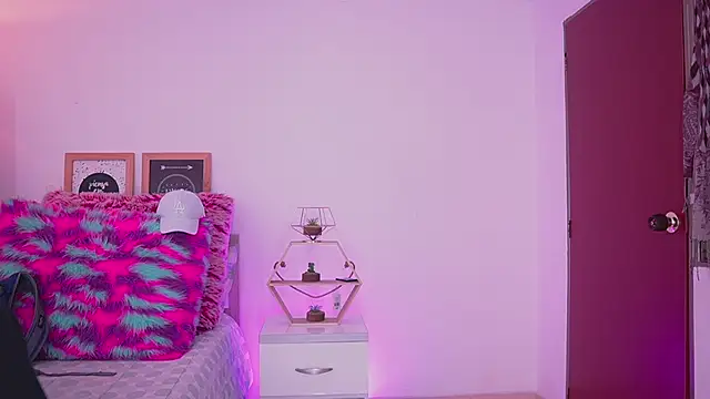 tommy blue online show from September 2025 01:03:01 PM