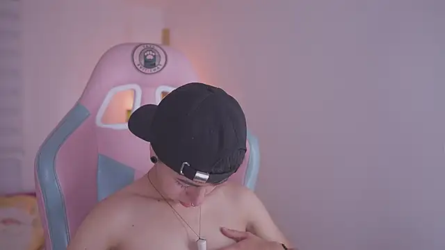 tommy blue online show from November 2025 12:27:02 PM