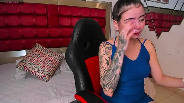 SaskiaGrendel online show from April 2026 11:42:01 PM