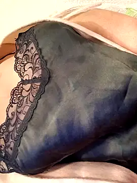 Snapshot of BellyDancer1 chatting on November 2025 10:42:02 PM BellyDancer1 online show from November 2025 10:42:02 PM