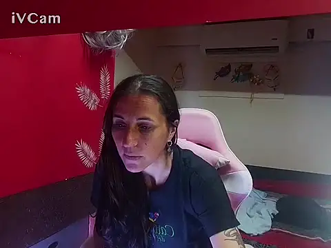 Snapshot of gatitahot-silvy chatting on October 2025 06:15:01 PM gatitahot-silvy online show from October 2025 06:15:01 PM