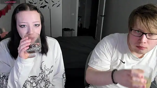 JayMollyy online show from April 2026 04:30:02 PM