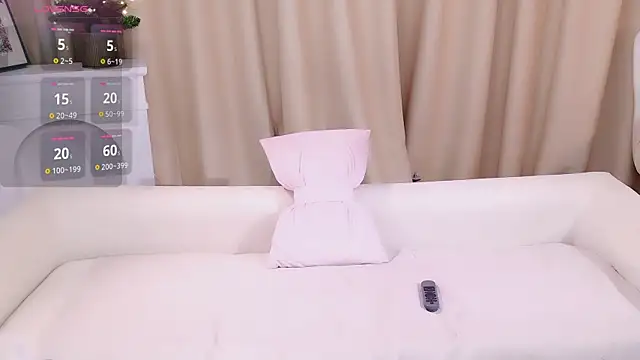 honey113 online show from December 2025 01:05:02 PM