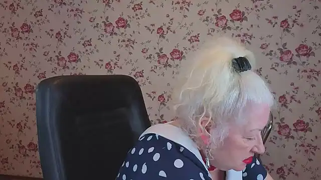 Maya Mayflower online show from April 2026 03:04:02 AM