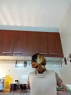 KratosAfroditacs online show from October 2025 02:00:01 AM