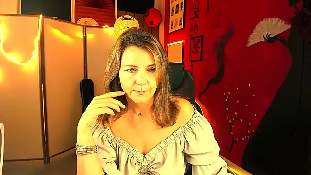 NicoleHitman online show from October 2025 01:45:02 PM