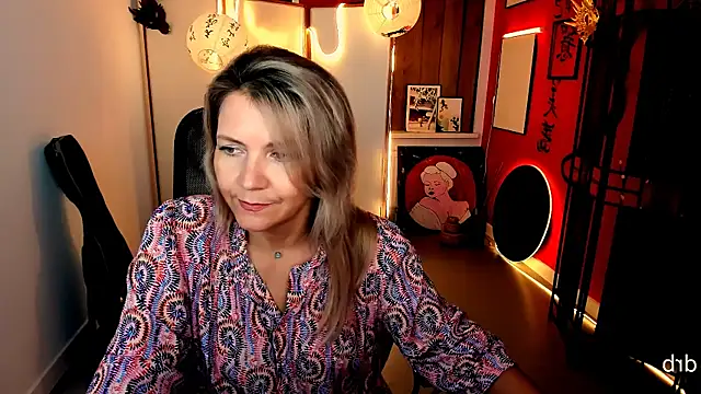 NicoleHitman online show from July 2026 01:18:02 PM