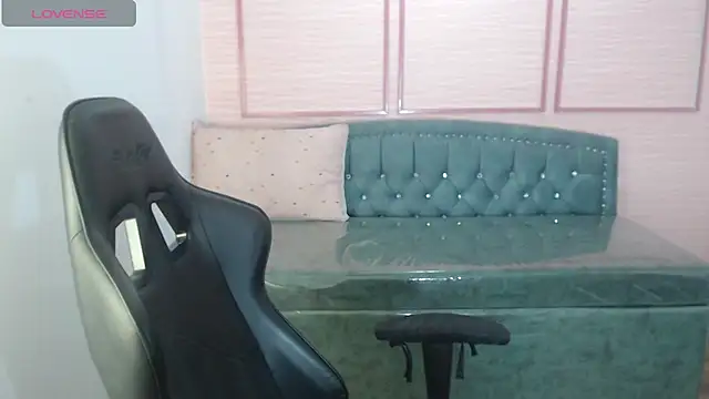 alexa romero t online show from December 2025 01:07:01 PM