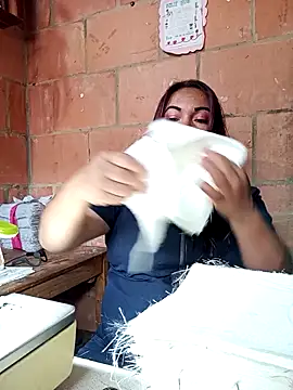 isis milove online show from March 2026 02:01:01 PM