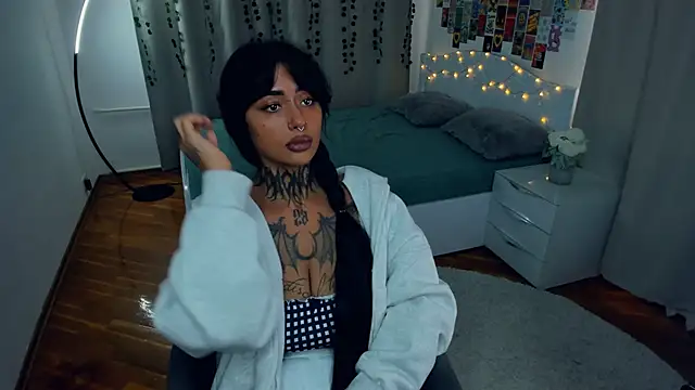 CharimgSabrina online show from October 2025 07:01:02 AM