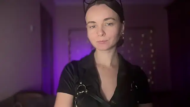 lanaloulou online show from September 2025 11:37:01 PM