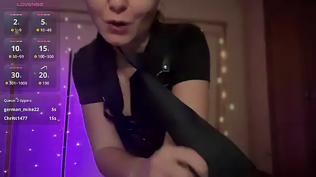 lanaloulou online show from October 2025 10:39:01 PM