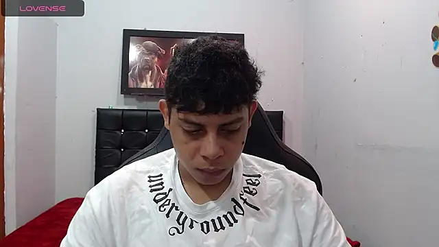 Alejandroo 22 online show from March 2025 02:56:01 PM