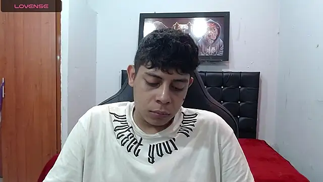 Alejandroo 22 online show from March 2025 07:15:01 PM