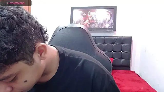 Alejandroo 22 online show from March 2025 02:15:02 PM