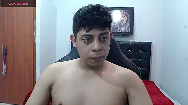 Alejandroo 22 online show from March 2025 08:00:02 PM