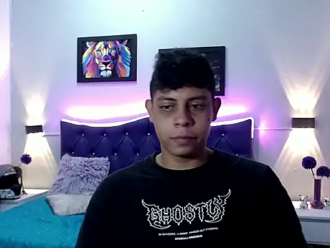 Alejandroo 22 online show from September 2025 01:44:02 PM