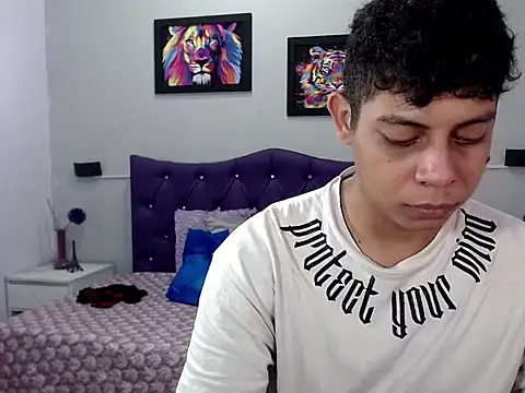 Alejandroo 22 online show from September 2025 01:57:02 PM