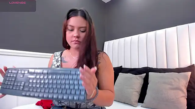 Snapshot of Mia_Blumm_ chatting on March 2025 11:34:02 AM Mia Blumm online show from March 2025 11:34:02 AM