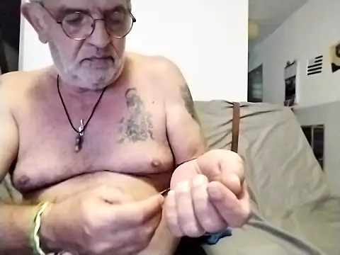 coolbrady17 online show from March 2025 04:45:01 PM