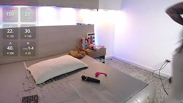 Cristal Velle online show from October 2025 12:24:01 PM