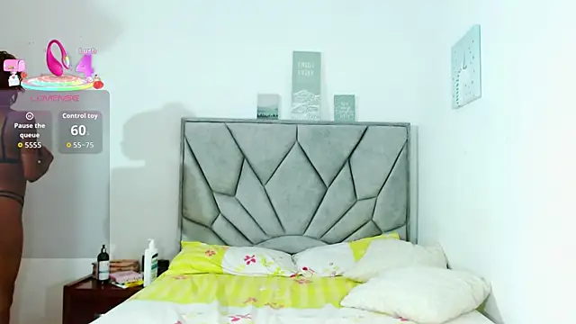 Snapshot of leslybrown chatting on November 2025 08:38:02 PM leslybrown online show from November 2025 08:38:02 PM