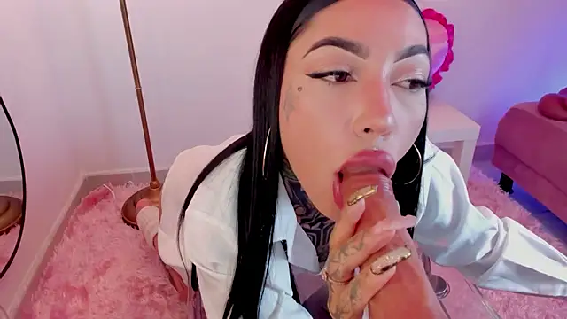 Dani Valen online show from October 2025 08:20:01 PM