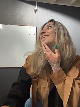 Isabella Varella online show from February 2026 12:24:02 PM