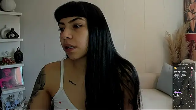 Saraa Desiree online show from September 2025 03:47:01 PM