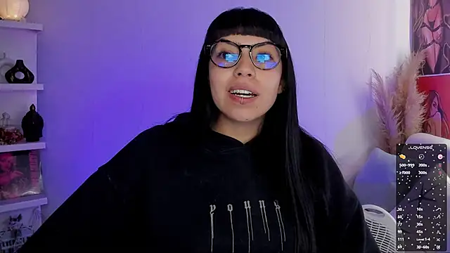 Saraa Desiree online show from September 2025 12:41:01 PM