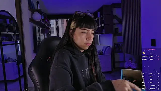 Saraa Desiree online show from April 2026 01:51:02 PM