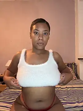 Snapshot of Melia_Rayne chatting on September 2025 06:43:02 PM Melia Rayne online show from September 2025 06:43:02 PM