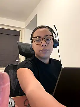 Melia Rayne online show from December 2025 10:24:01 AM