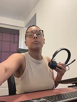 Melia Rayne online show from April 2026 09:32:02 AM