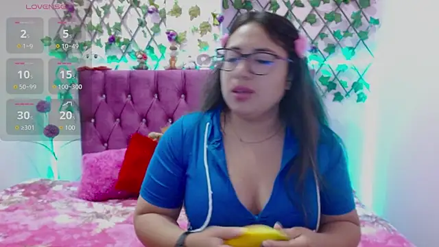 Snapshot of Anny__cute chatting on March 2025 12:32:02 PM Anny cute online show from March 2025 12:32:02 PM