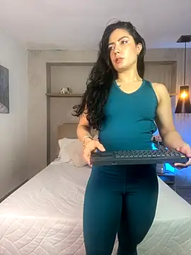 isabella winkler online show from October 2025 12:14:02 PM