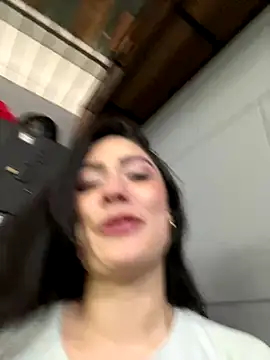 isabella winkler online show from December 2025 04:14:01 PM