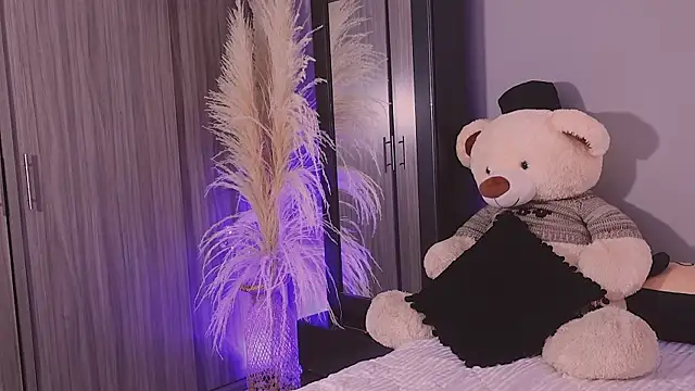 ErosKhaos online show from April 2026 09:37:02 PM