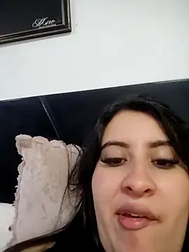 Snapshot of mialorents chatting on October 2025 01:28:01 AM mialorents online show from October 2025 01:28:01 AM