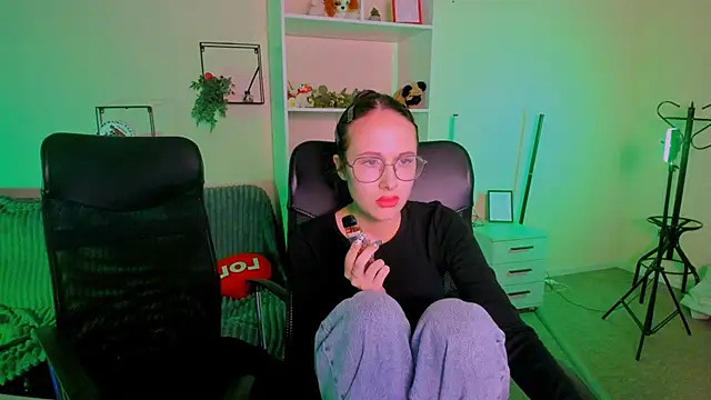 mona cloud online show from October 2025 11:35:02 PM